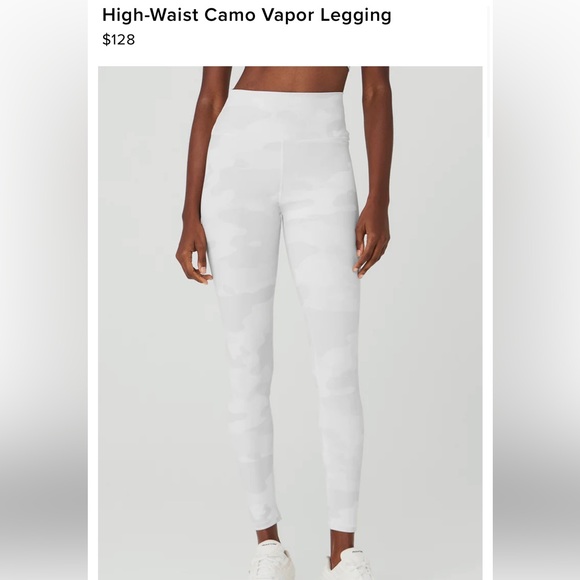 Alo monochromatic camo legging. High waist vapor legging in putty camo - Picture 4 of 4